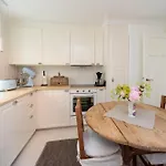 Vakker - Stor Parkeringsplass 10min Fra Appartamento