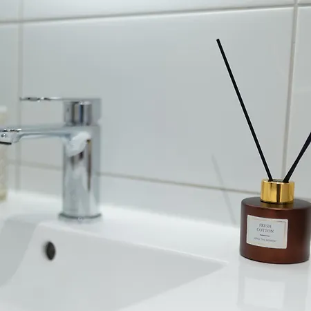 Vakker - Stor Parkeringsplass 10min Fra Apartamento