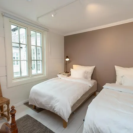 Vakker - Stor Parkeringsplass 10min Fra Apartamento