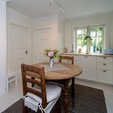 Historisk Sjarm - Moderne Komfort 10min Fra