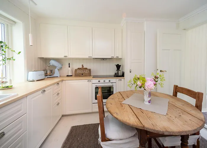 Vakker - Stor Parkeringsplass 10min Fra Lägenhet